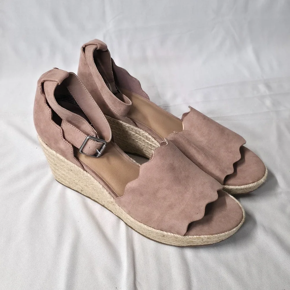 Maurices Women's Hayley Scallop Dusty Rose Wedge Sandals Size 10M‎ New